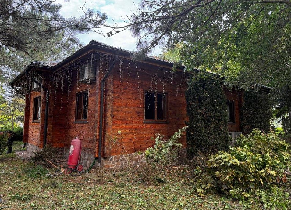 Унаслідок обстрілів на Одещині виникло декілька пожеж, є пошкодження (фото)